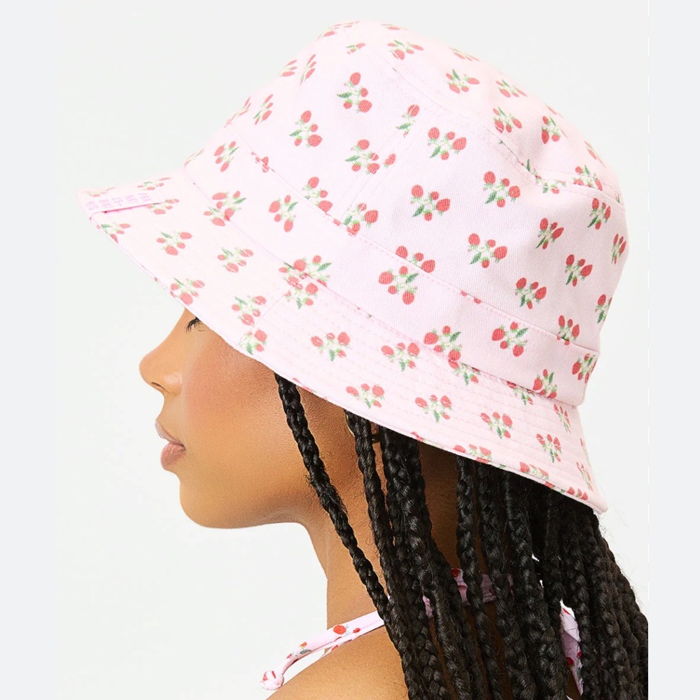 Frankie’s Bikinis Jax Bucket Hat in Baby Berry